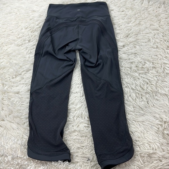 Lululemon Revitalize Crop (21") Blue Tied - Picture 7 of 7